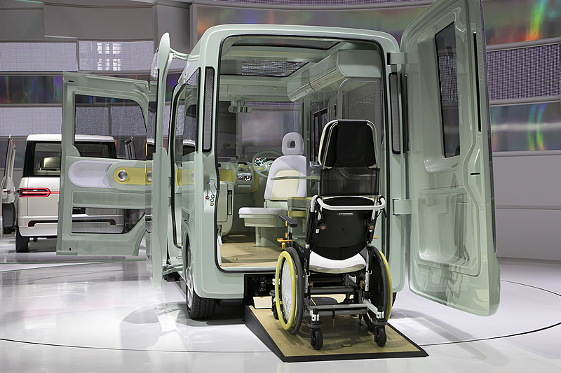 乗車定員2名。パワートレーンはEV