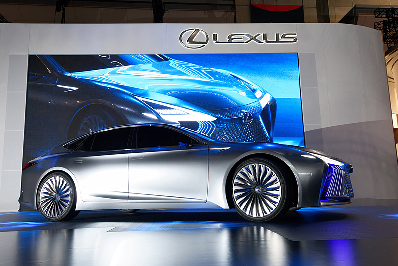 ベールの奥から現れたLS＋ Concept