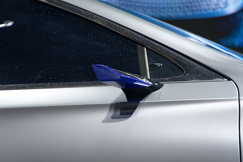 電子アウターミラーを装備。車内撮影は認められなかったので確認できなかったが、後方はカメラ越しの映像を見る形を想定しているようだ