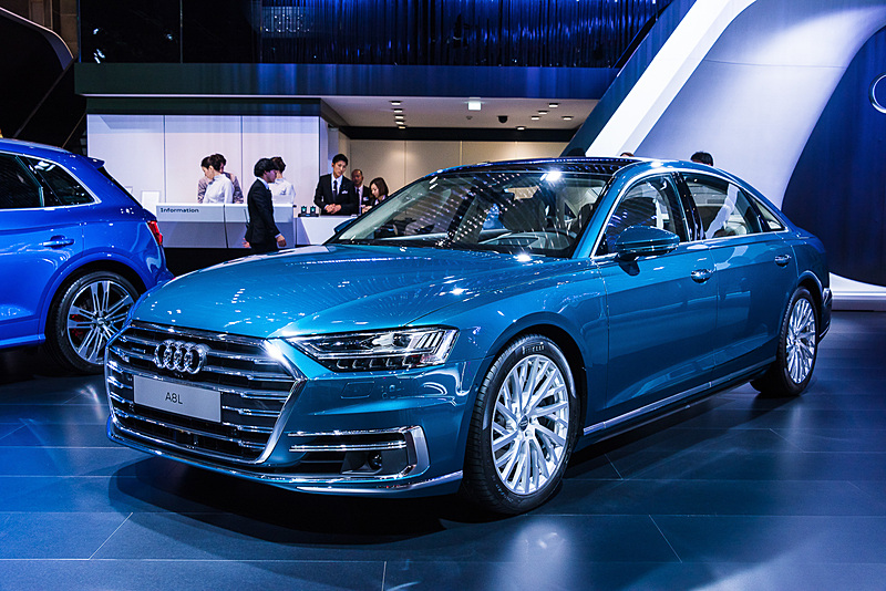 日本初披露となる世界初のレベル3自動運転を可能にした新型「A8 L」