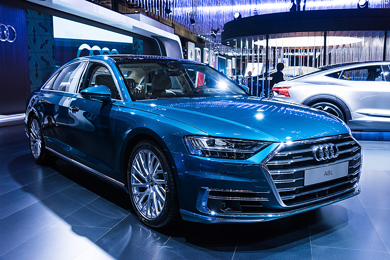 日本初披露となる世界初のレベル3自動運転を可能にした新型「A8 L」