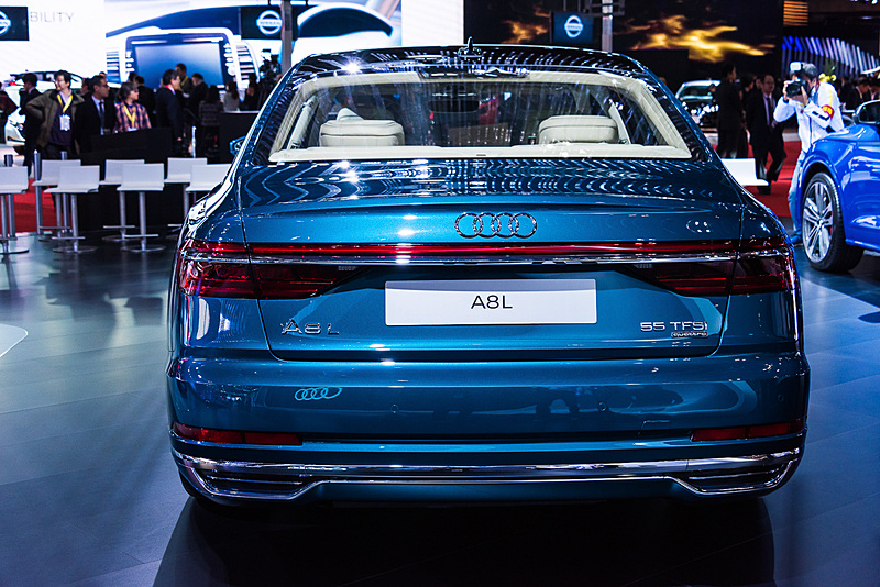 日本初披露となる世界初のレベル3自動運転を可能にした新型「A8 L」