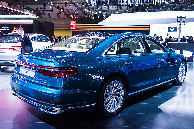 日本初披露となる世界初のレベル3自動運転を可能にした新型「A8 L」