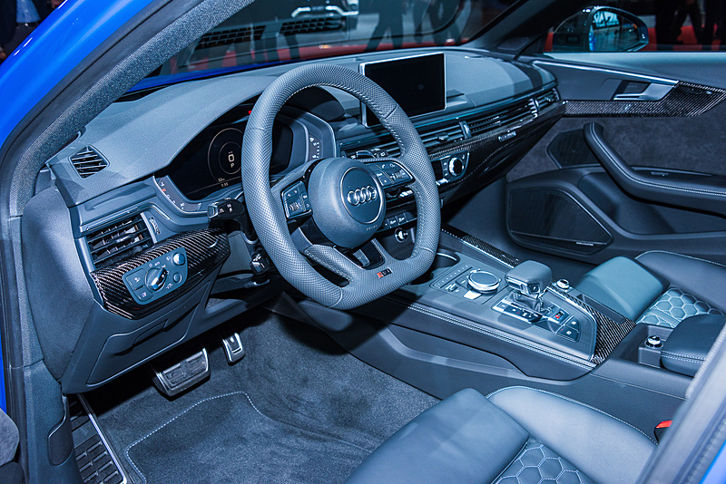 「RS 4 Avant」のインテリア
