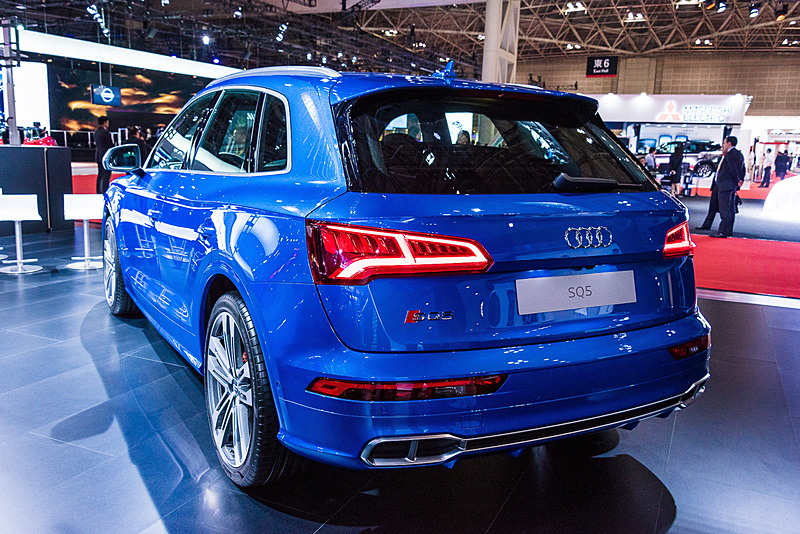 プレミアムミッドサイズSUV「SQ 5」