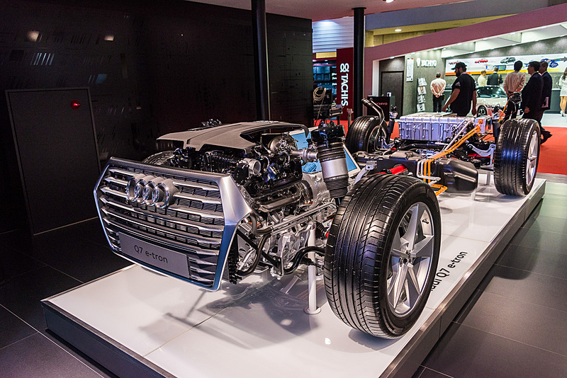 内部構造のカットモデルが展示されていた