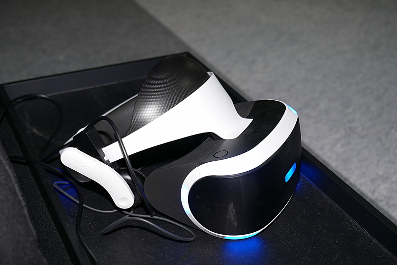 PlayStation VRを利用し、仮想現実の世界でコネクテッドカーを体感できる