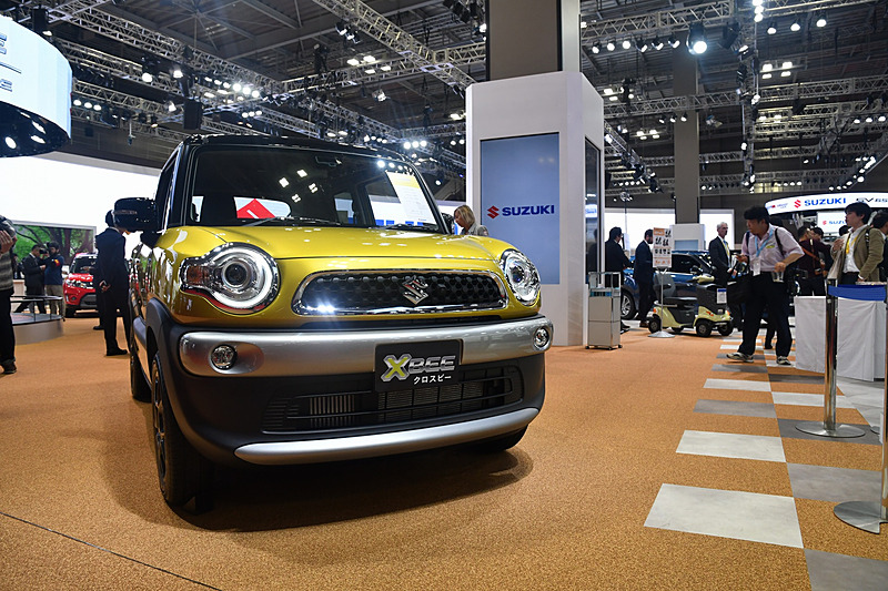 一見ハスラーと間違えるが、間近でみるとサイズ感がまるで違う。似たデザインながら、こちらは迫力あるものとなっている