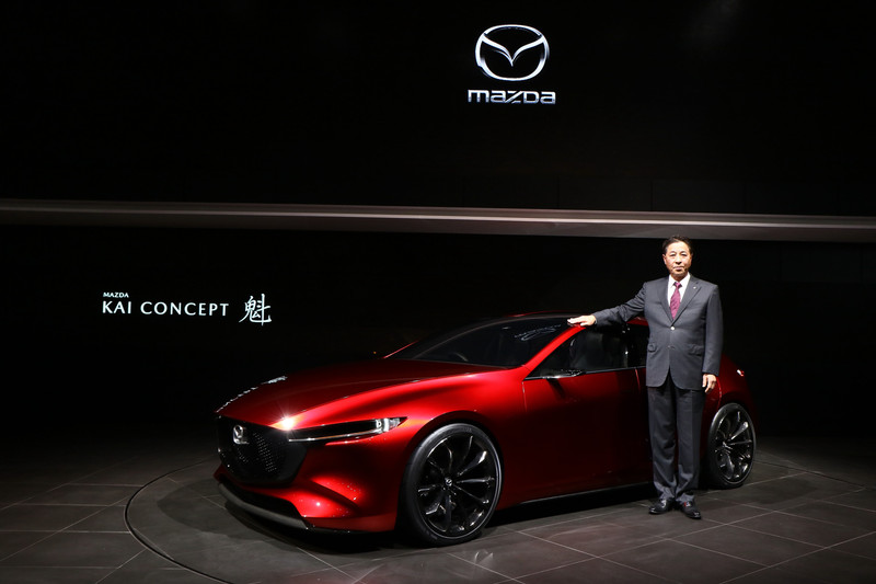 プレスカンファレンスでスピーチを行なったマツダ株式会社 社長兼CEOの小飼雅道氏