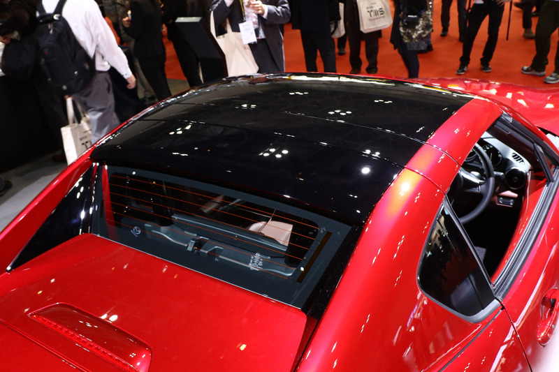 ロードスター RFの改良モデルも展示。カラーは最新色になるソウルレッドメタリック。また、ツートーンルーフの設定を拡大したことも特徴の1つ