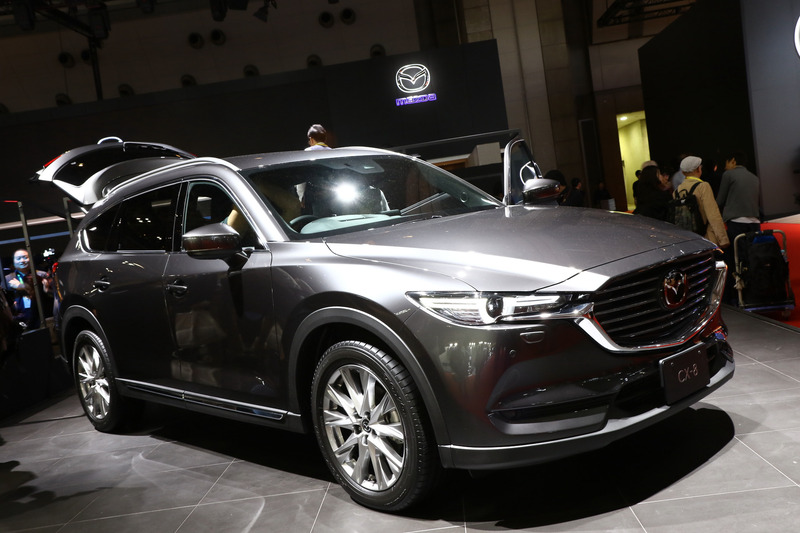 12月に発売が始まる新型CX-8も展示車の1台。マツダの国内販売ではハイエンドのモデルとなるので、内外装ともに質感が高く仕立てられている