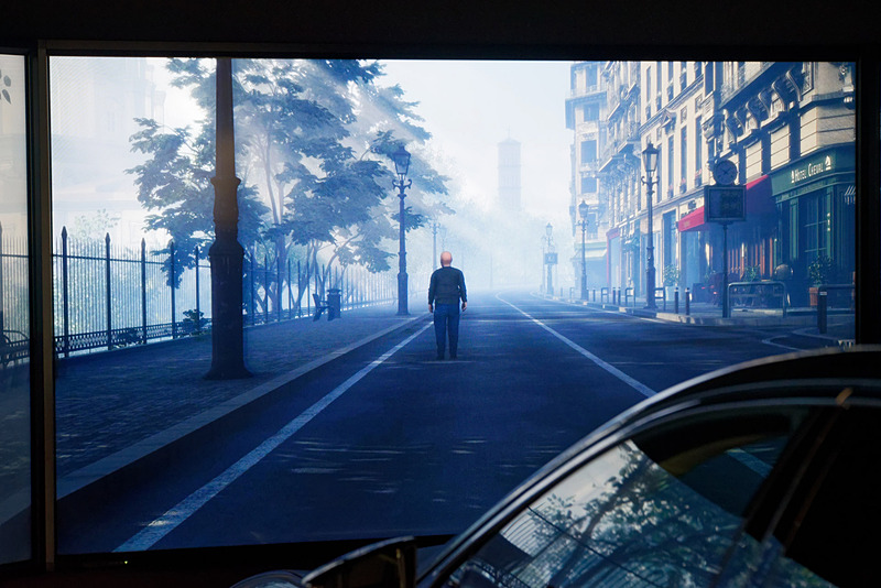 映像に合わせて車体が実際に上下動する