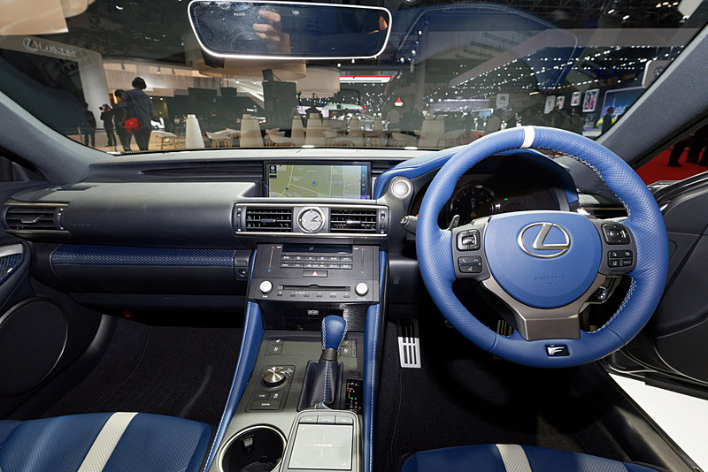 「RC F」の特別仕様車のインテリア