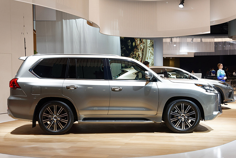 フルサイズSUV「LX570」のエクステリア