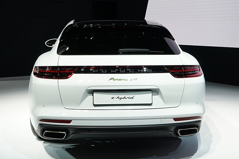 「パナメーラ4 スポーツツーリスモ」