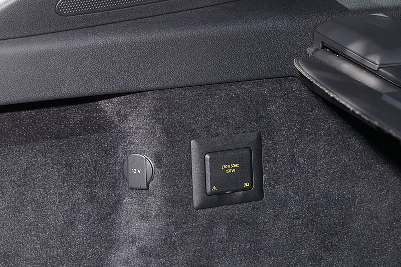 「パナメーラ4 スポーツツーリスモ」