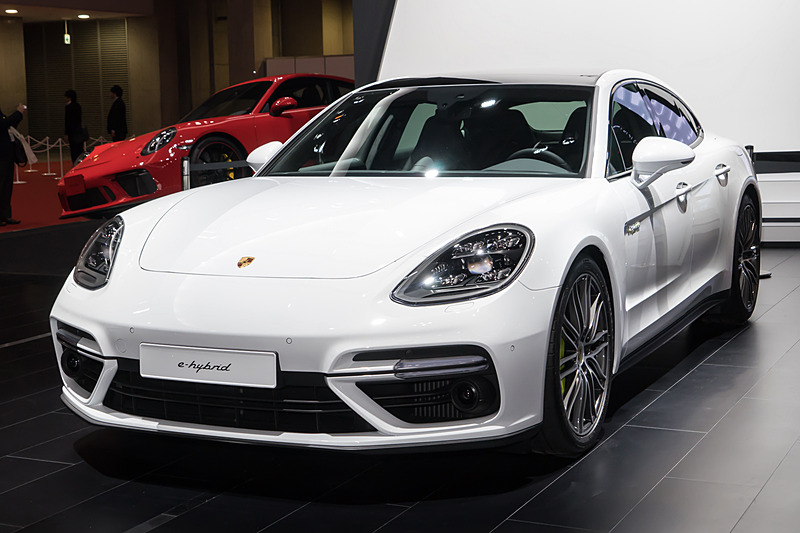 「パナメーラ ターボS E-ハイブリッド」