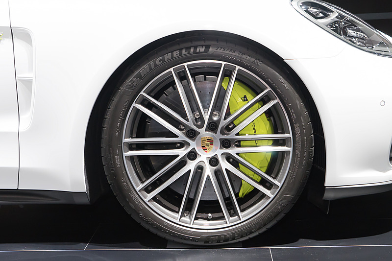 「パナメーラ ターボS E-ハイブリッド」