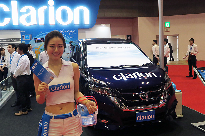 東8ホール E8401にあるクラリオンのブース