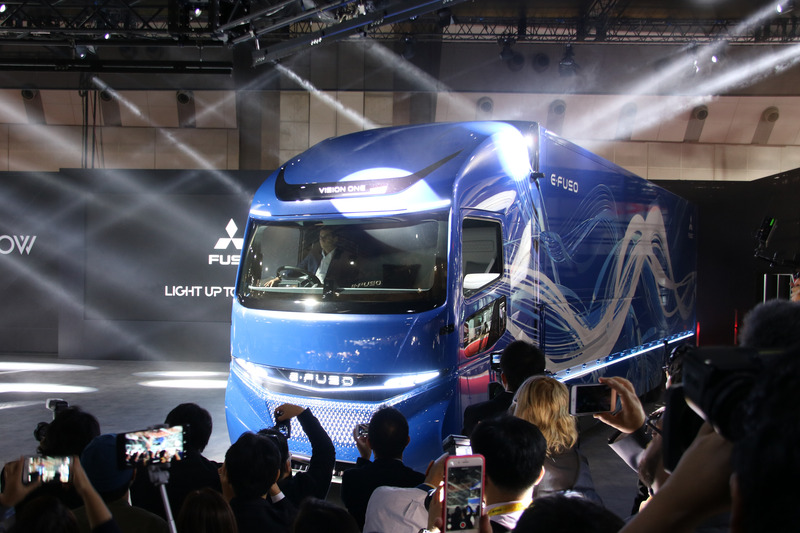 大型電気トラックE-FUSO「Vision ONE」が登場した
