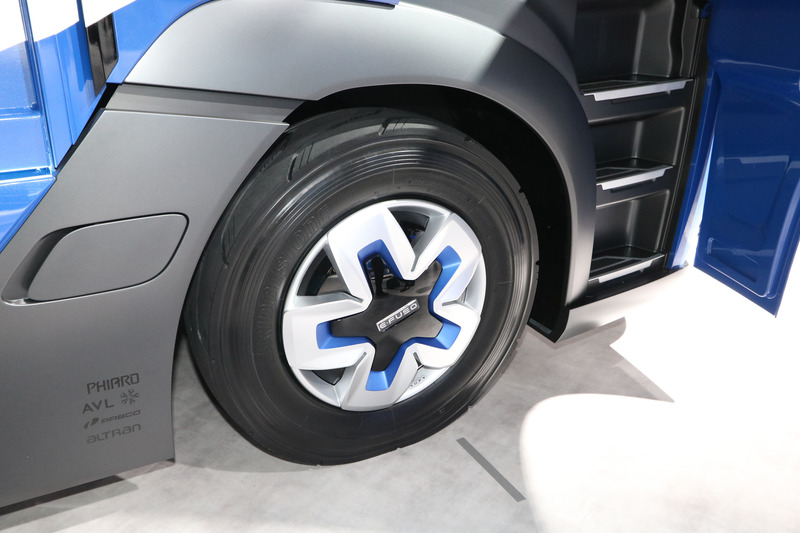 ホイールにもブランドロゴ