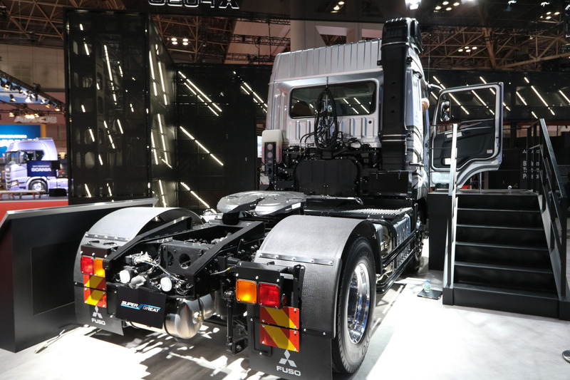 大型トラックの新型「スーパーグレート」のトラクタ仕様