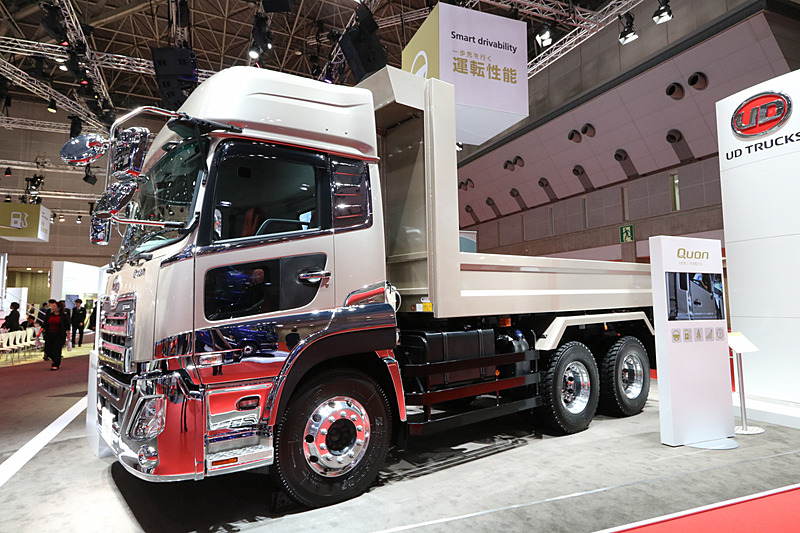 ダンプタイプの「クオン」