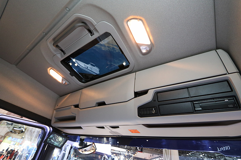 天井にも収納スペースがある