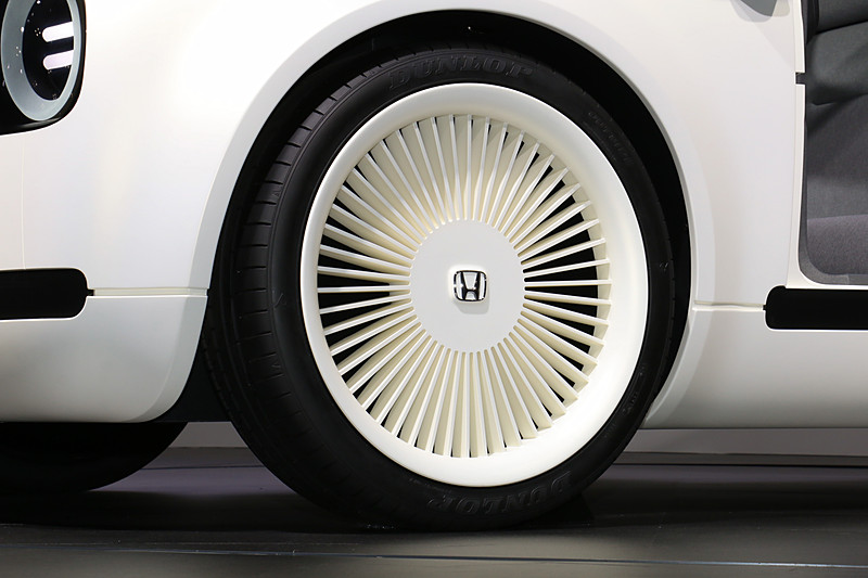 緻密なフィン形状のホイールを用意