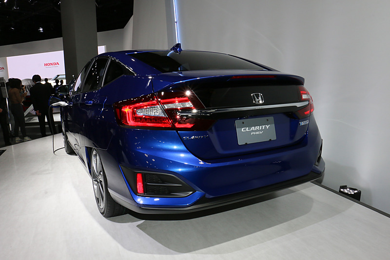 基本的な外観デザインは「クラリティ フューエル セル」と同様