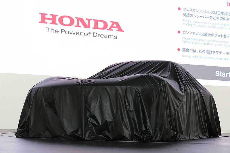 「Honda Sports EV Concept」はステージ上でアンベール