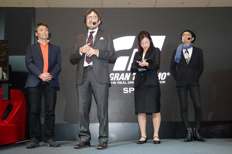 東京ビッグサイト 西展示棟アトリウム内にあるグランツーリスモブースでセレモニーが開催された