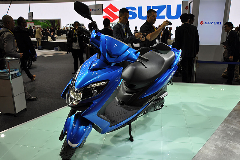 世界初公開のスタンダードスクーター「Swish」