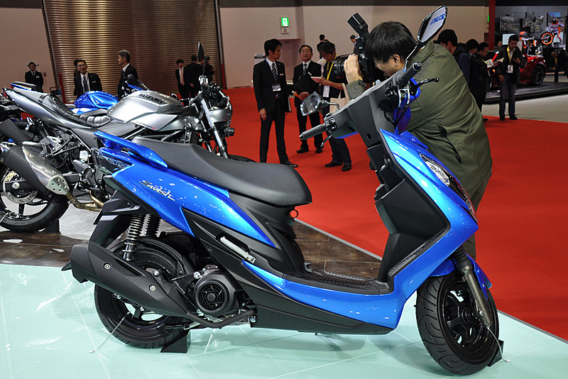 世界初公開のスタンダードスクーター「Swish」