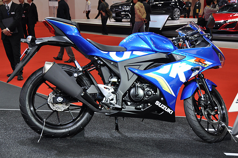 MotoGPで活躍するGSX-RRと同じエクスターカラーが与えられたGSX-R125