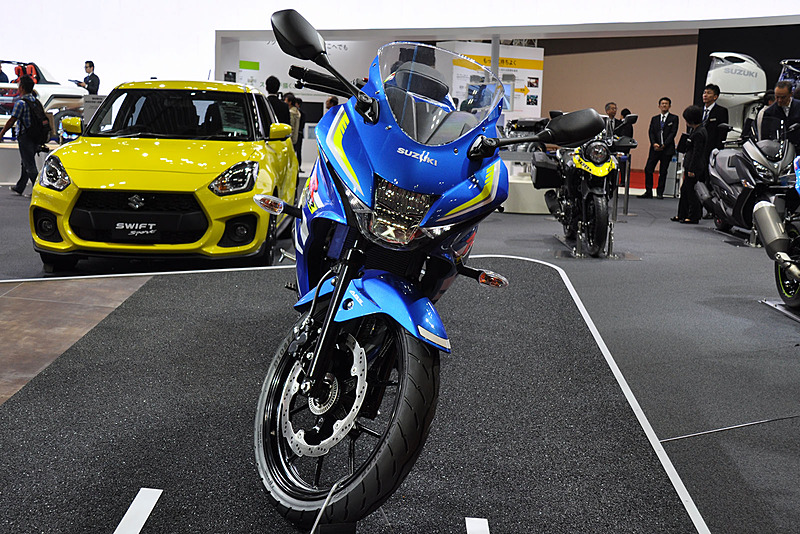 MotoGPで活躍するGSX-RRと同じエクスターカラーが与えられたGSX-R125