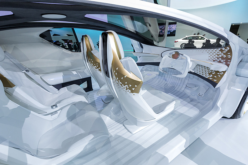 ガルウイング＋スライドドアで乗降性は抜群