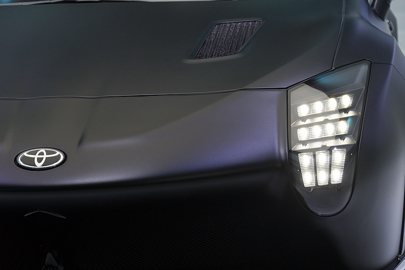 TS050 HYBRIDを彷彿とさせるヘッドライト