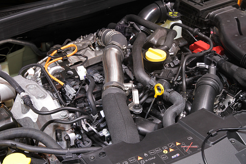 最高出力205kW（280PS）、最大トルク390Nmを発生する直列4気筒 1.8リッター直噴ターボエンジンを搭載