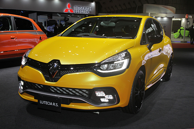 最高出力200PSの1.6リッター直噴ターボエンジンと6速EDCを搭載した「ルーテシア ルノー・スポール（R.S.）」