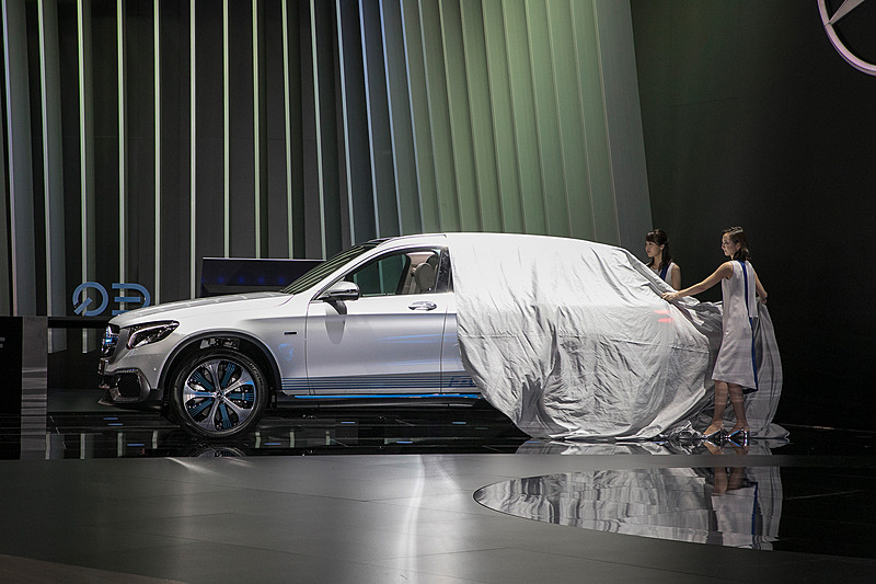 GLC F-CELLのアンベール。ボディは現行のGLCと同じだ