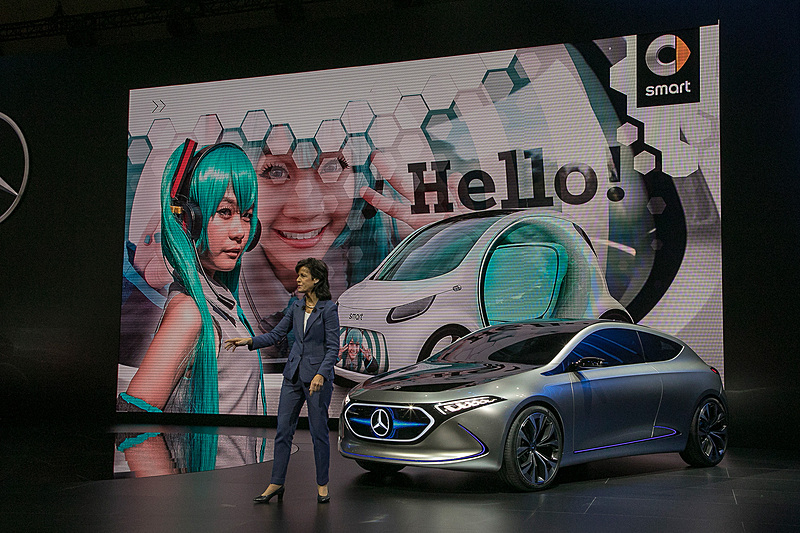 smart vision EQ fortwoはエクステリア色が多彩なことから、「コスプレイヤーにも合うのでは」とのコメントも