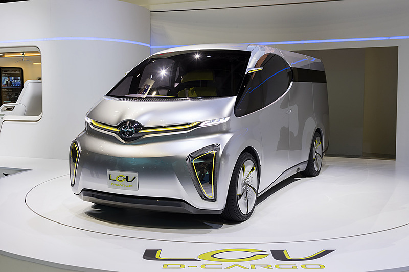 タイミング的にも「次期ハイエース？」と思われるかもしれないが、担当者によれば「あくまでもデリバリービジネス向けのコンセプトモデル」とのこと