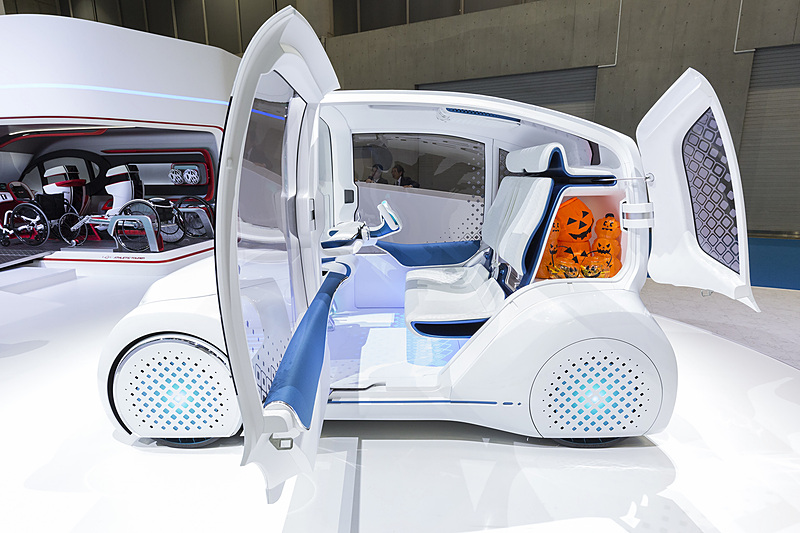 ドアは観音開き