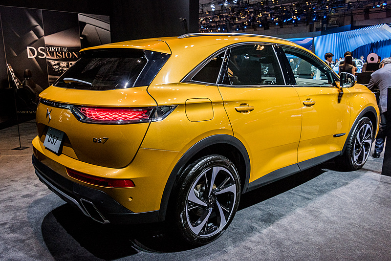 フラグシップ5ドアSUV「DS 7 クロスバック」