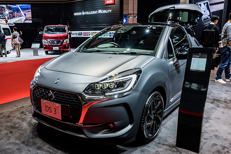 9月4日に発売した3ドアハッチバックモデル「DS 3」の限定車「DS 3 ダークサイド」。特殊なペイント技術「3Dスキンテクノロジー」が特徴