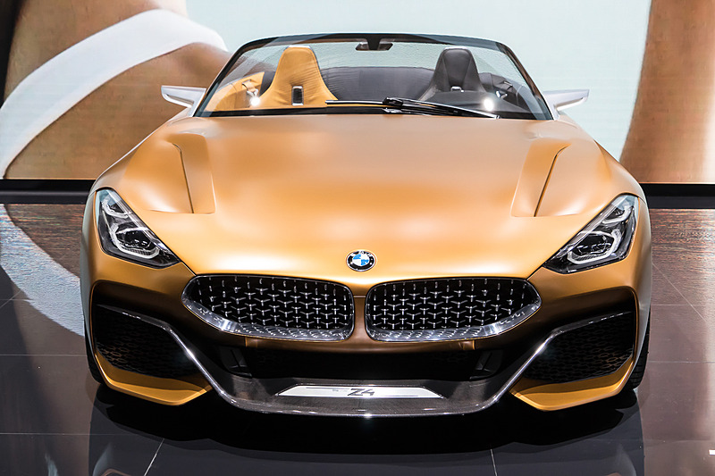 「コンセプト Z4」の内外装