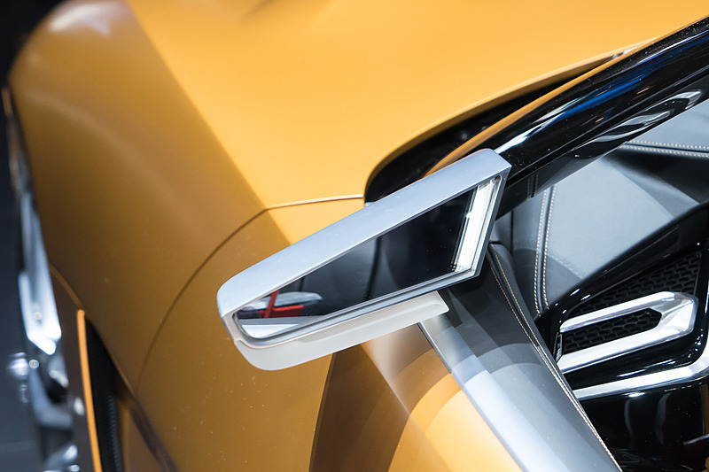 「コンセプト Z4」の内外装