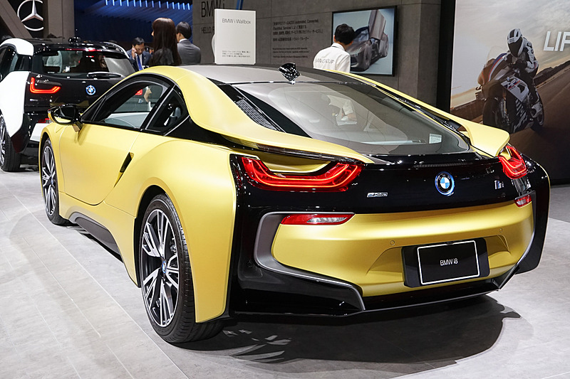 「i8 Protonic Frozen Yellow」