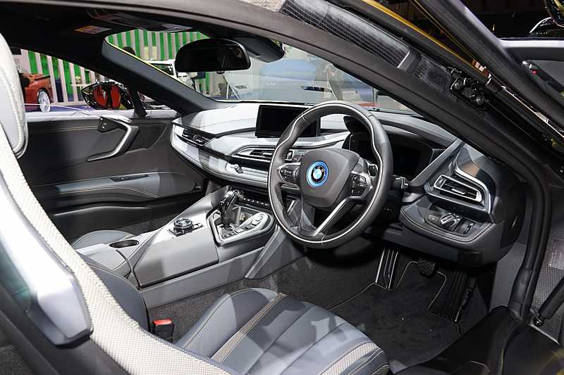 「i8 Protonic Frozen Yellow」